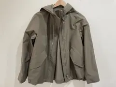 GU カーキ マウンテンパーカー　Mサイズ