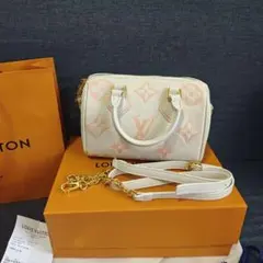 Lo*-*uis Vu~ittonショルダーバッグ ホワイト/ピンク