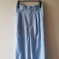 GU タック入りセンタープレスパンツ　Sサイズ