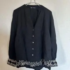 ZARA ザラ 刺繍入りブラウス Vネック XS 黒 ブラック