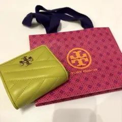 TORY BURCH 二つ折りミニ財布(ライムイエロー)