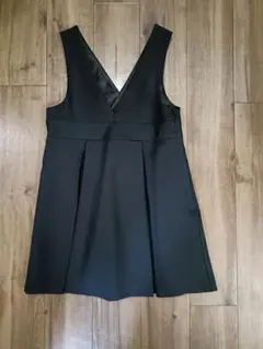 美品　Vネックワンピース　120