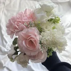 ピンクホワイト造花ブーケ