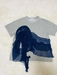 ドールアップウップス　フリルチュール付きTシャツ　グレイ　デザインテーシャツMのサムネイル