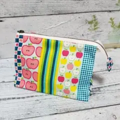 34.テント型ポーチ　ハンドメイド　リンゴ柄