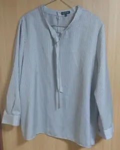 INDIVI【通勤に最適／ボウタイ】シャドーストライプブラウス グレー系 19号