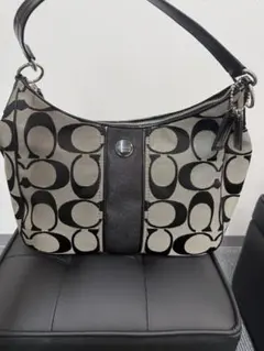 【新品未使用】COACH シグネチャー ショルダーバッグ ブラック 肩掛け紐付