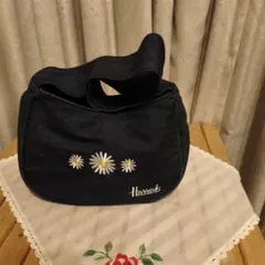 ハロッズ（Harrods）デイジー刺繍 デニム素材のショルダーバッグのサムネイル