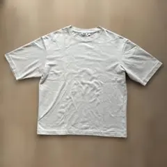 ベージュ Tシャツ