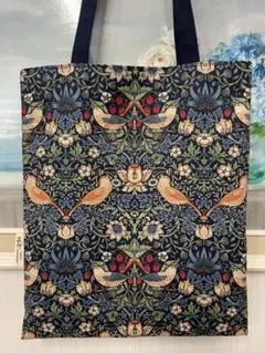 【moda】ウイリアムモリス　いちご泥棒　ブルー　肩掛け　A4　トートバッグのサムネイル