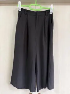 ゆ*ん様 ブラックワイドパンツ タック入りのサムネイル