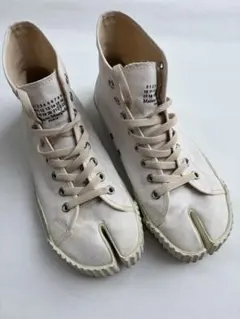 Maison Margiela Tabi ハイカットスニーカー　アイボリーのサムネイル
