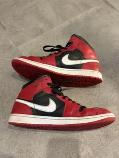 NIKE エアジョーダン1 MID GYMRED BLACK 26cm 箱有のサムネイル