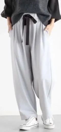 Vin ヤマダヤ　グログランリボンテーパードパンツ