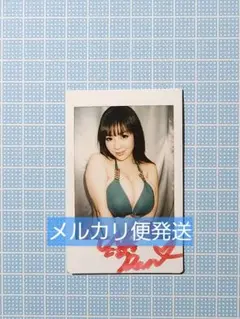 新山らん　直筆サイン入り生チェキ(ポラロイド/写真) 水着姿 激レア】榊原萌 直筆サイン入りチェキ（台湾イベント限定・水着 アイドル
