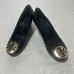 【美品】TORY BURCH トリーバーチ パンプス 黒 23cm ロゴメタル