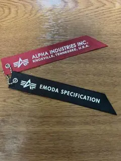 ALPHA INDUSTRIES キーホルダー 赤 黒