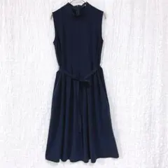 4063【美品】UNIQLO クレープタックワンピース　ノースリーブ　ネイビーS