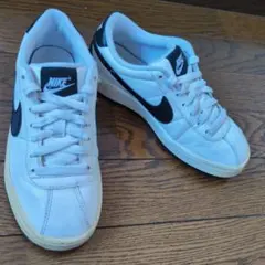 Nike ホワイト/ブラック スニーカー