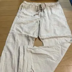 ユニクロ　ストレートパンツ　L