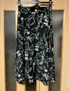 【期間限定値下】グリーンレーベルリラクシング 黒フレアスカート M