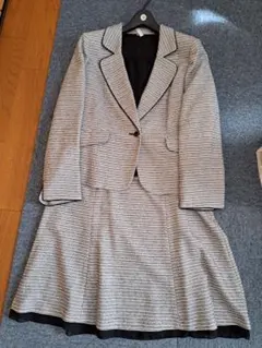 フォーマルスーツ　スカート＋ジャケット　19号　大きいサイズ