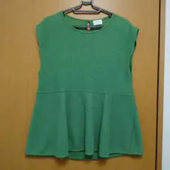 ​【green label relaxingペプラムノースリーブニット グリーンのサムネイル