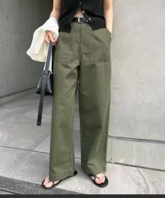 オリーブ色 ベイカーパンツ サイズ