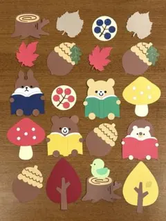 秋　リス　くま　どんぐり　本　吊るし飾り　壁面飾り　ガーランド　11月　１０月