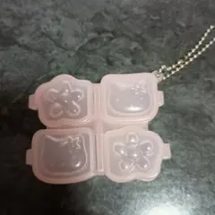 ハローキティ　小物入れ　ピルケース　平成レトロ　レア