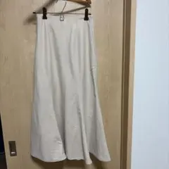 UNIQLO アイボリー フレアスカート