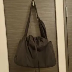 ユニクロC　UNIQLO :C ソフトパフィーショルダーバッグ ブラック