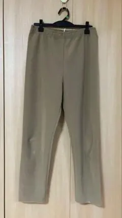 レディース パンツM〜L★スラックス ズボン⭐︎ストレッチ ウエストゴム ベージュ