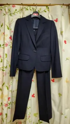 美品☆パンツスーツ　5号＆7号