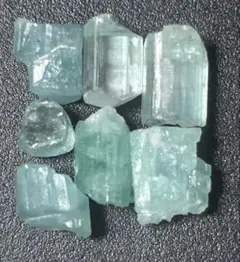 パライバトルマリン　原石　鉱物　標本　10.7ct