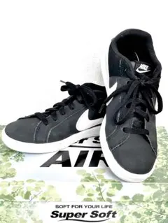 (美品)NIKE COURT ROYALE レディーススニーカー 24.5cmのサムネイル