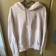 ピンク フード付きパーカー ハート刺繍