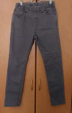 ユニクロ　グレー スリムフィット ゴムウエスト パンツ　Mサイズ