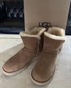 UGG★アグ　ムートンブーツ　サイズ7★24cm★試着程度のサムネイル