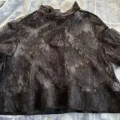 トゥモーロランド、ボールジィ黒のレースブラウス長袖