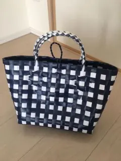 Item thumbnail for item bcf6e48f-01a9-4abf-b5be-f7e16ea60df6