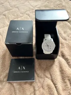 Armani Exchange ホワイト腕時計のサムネイル