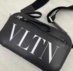 ヴァレンティノ ガラヴァーニ VLTN レザー スモール クロス　ボディバッグのサムネイル