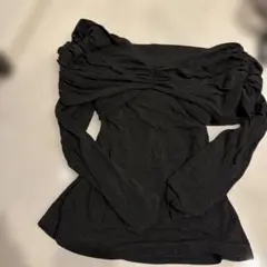 新田さちかちゃん　vallan トップス