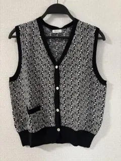 幾何学模様 ニットベスト ノースリーブ【LOWRYS FARM】