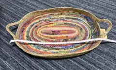 カラフルなストライプのバスケット