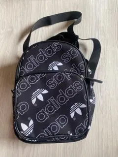 adidas ミニバックパック 総柄 ブラックのサムネイル