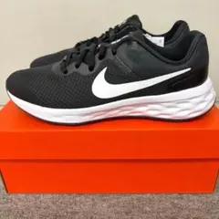 新品 NIKE ナイキ レディース ランニングシューズ 25