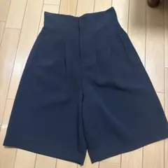 ハイウエスト ショートパンツ 黒のサムネイル