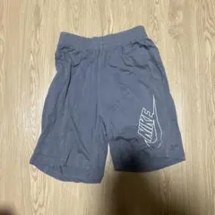 Nike グレー ショートパンツ